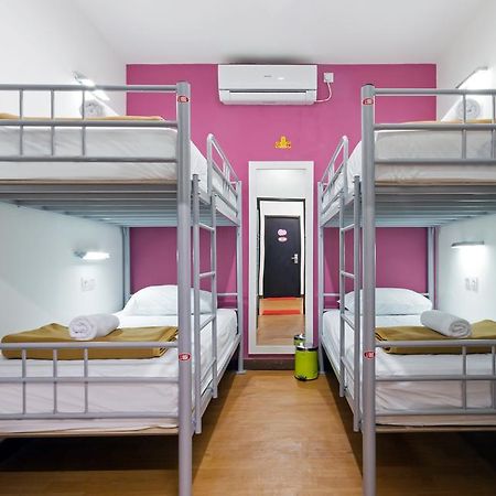 Cx Hostel Kuta Raya المظهر الخارجي الصورة