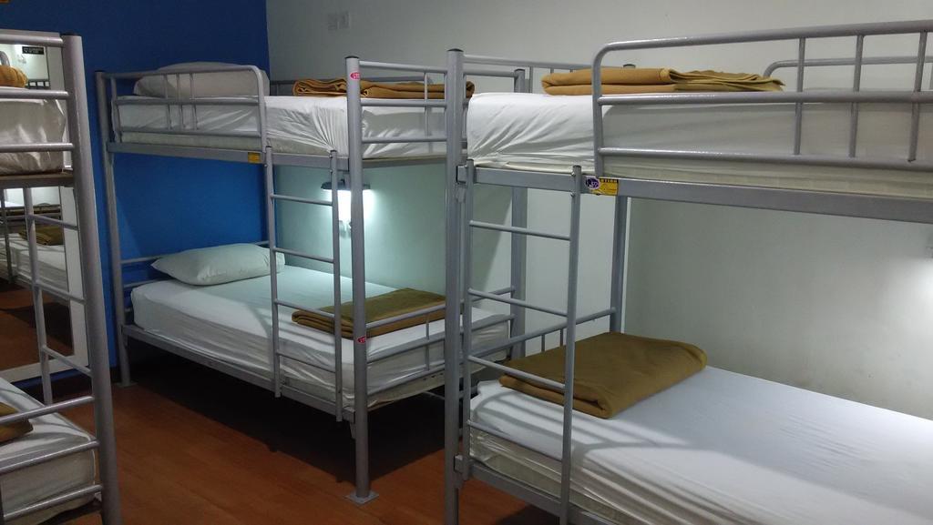 Cx Hostel Kuta Raya المظهر الخارجي الصورة