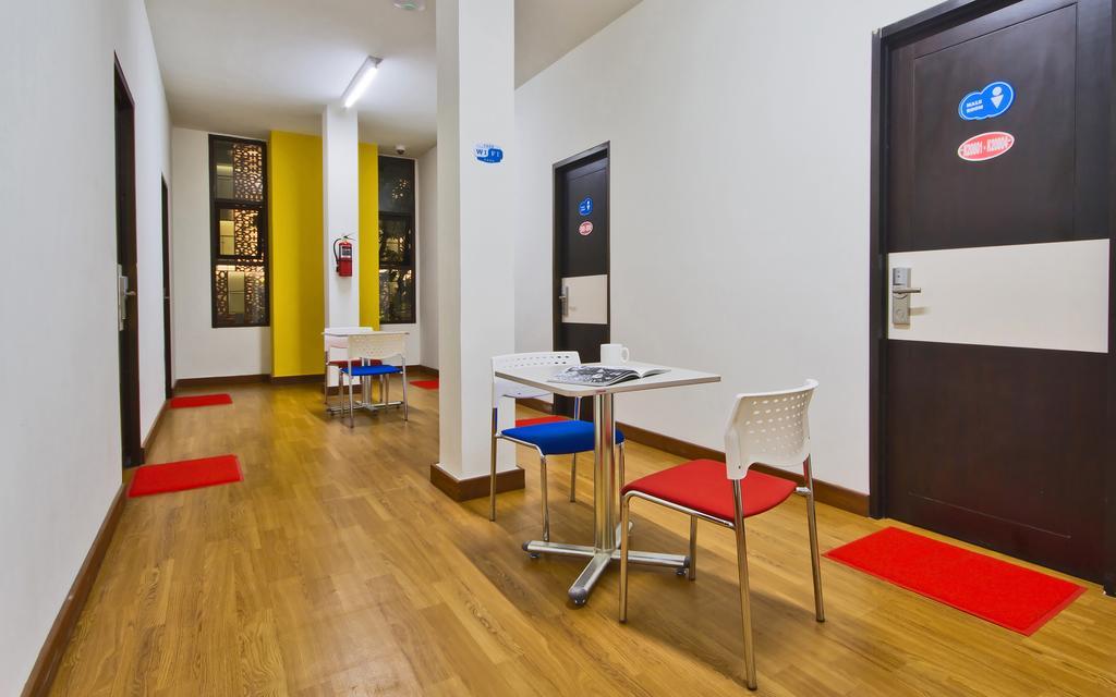 Cx Hostel Kuta Raya المظهر الخارجي الصورة