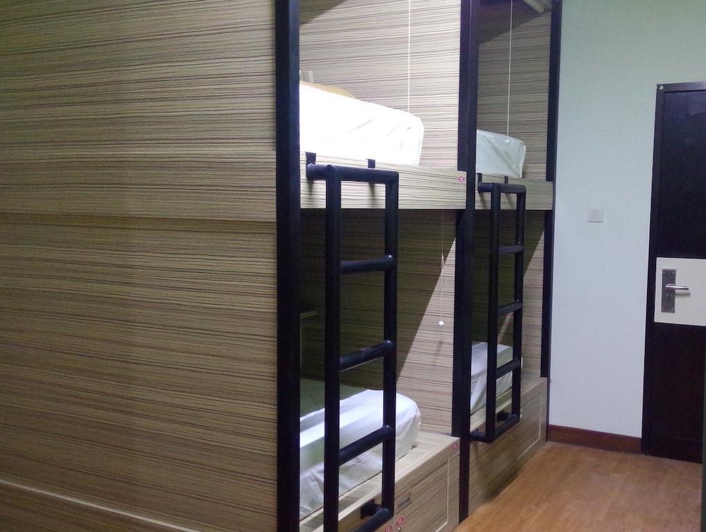 Cx Hostel Kuta Raya الغرفة الصورة