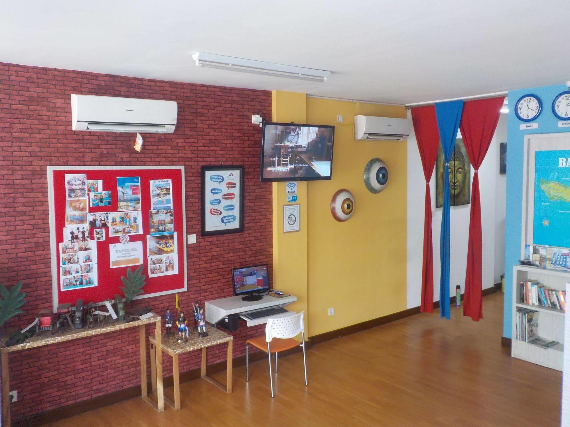 Cx Hostel Kuta Raya المظهر الخارجي الصورة