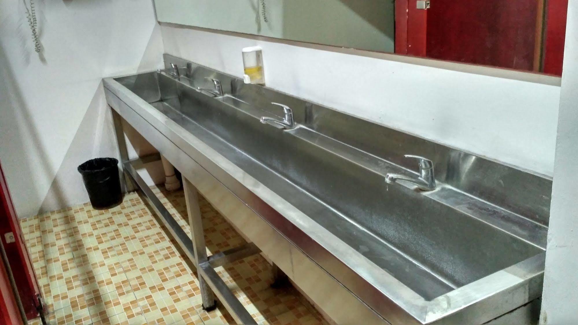 Cx Hostel Kuta Raya المظهر الخارجي الصورة