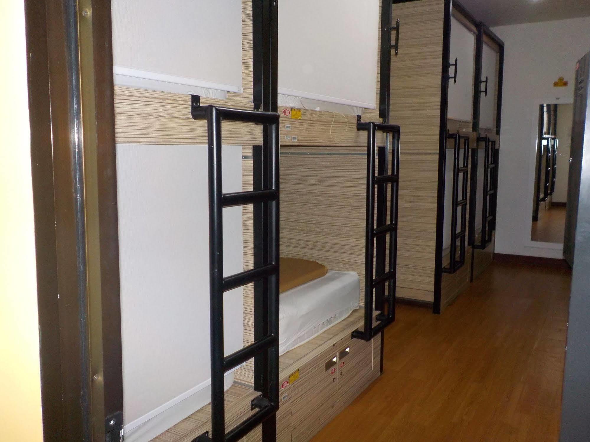 Cx Hostel Kuta Raya المظهر الخارجي الصورة