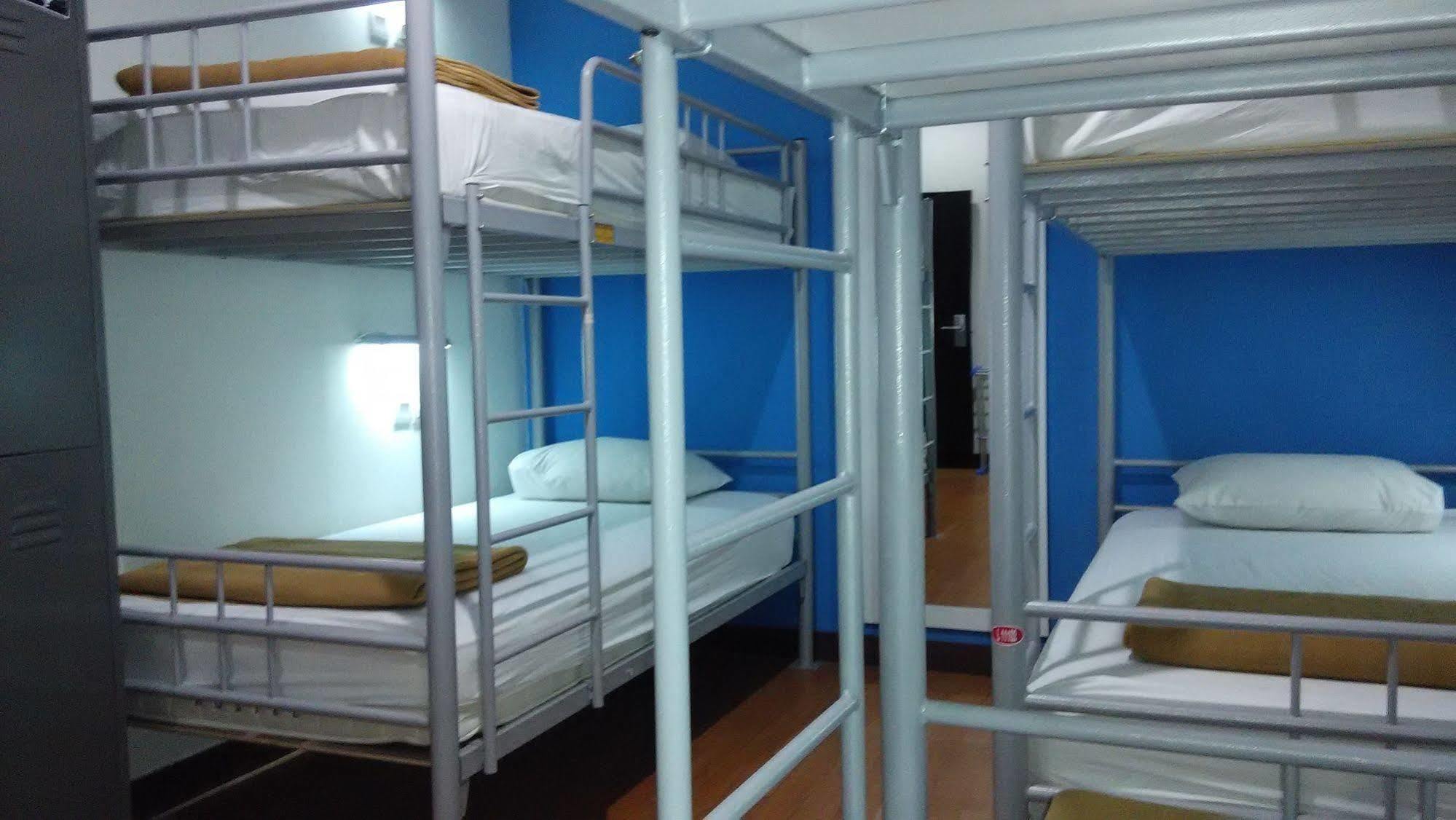 Cx Hostel Kuta Raya المظهر الخارجي الصورة