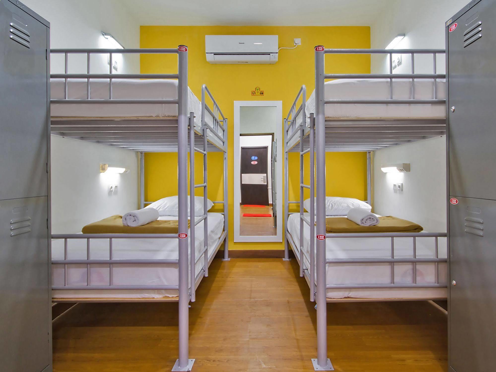 Cx Hostel Kuta Raya المظهر الخارجي الصورة