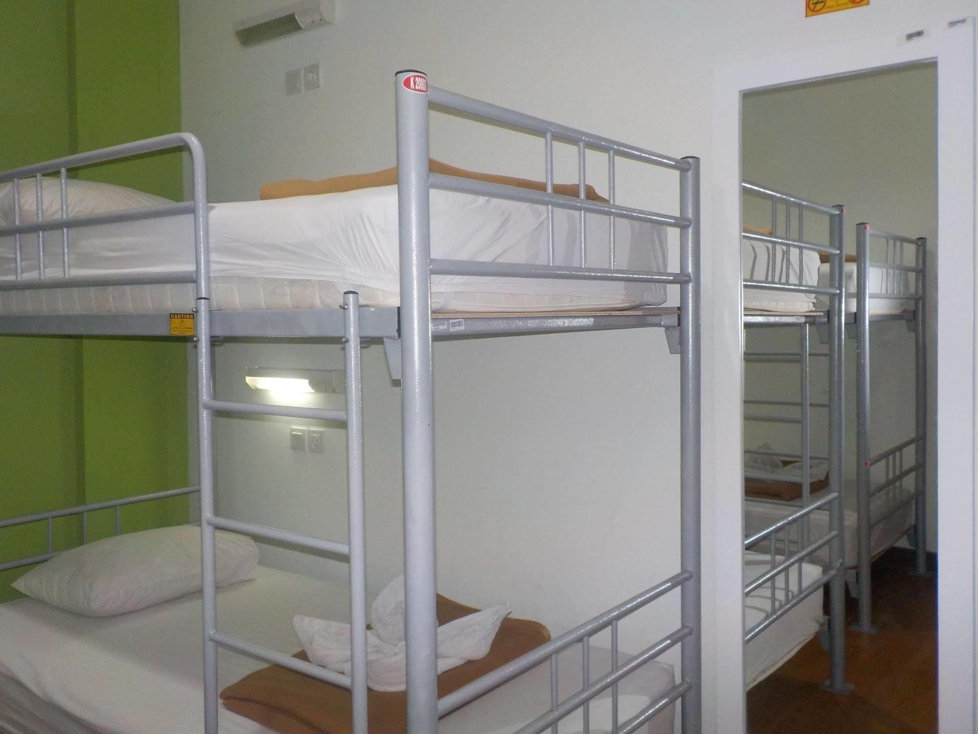 Cx Hostel Kuta Raya المظهر الخارجي الصورة