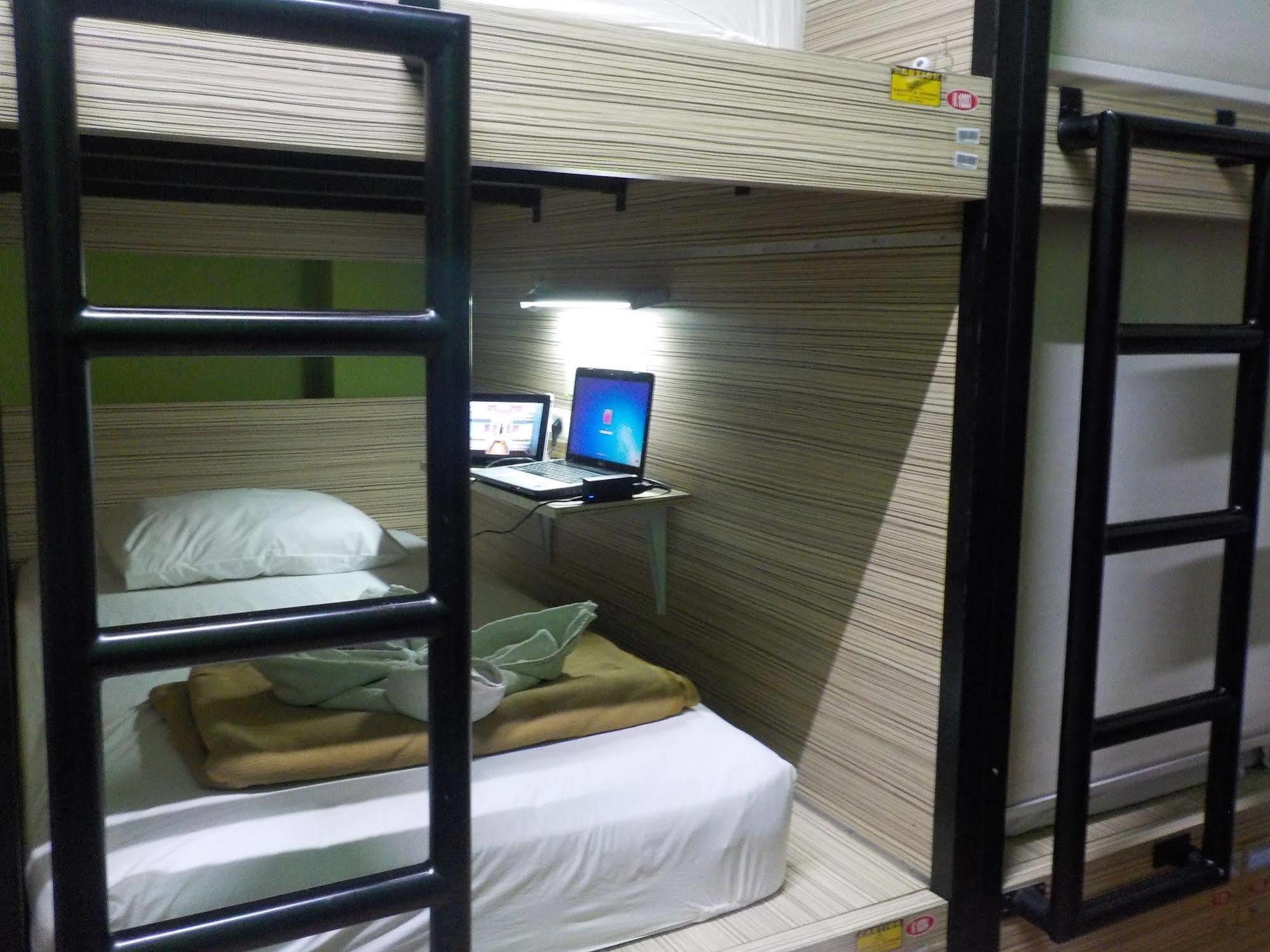 Cx Hostel Kuta Raya المظهر الخارجي الصورة