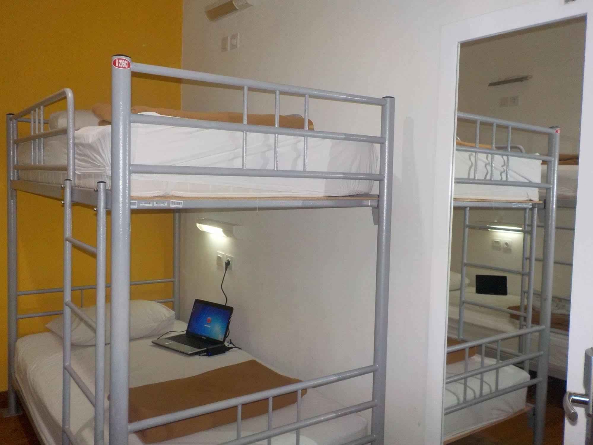 Cx Hostel Kuta Raya المظهر الخارجي الصورة