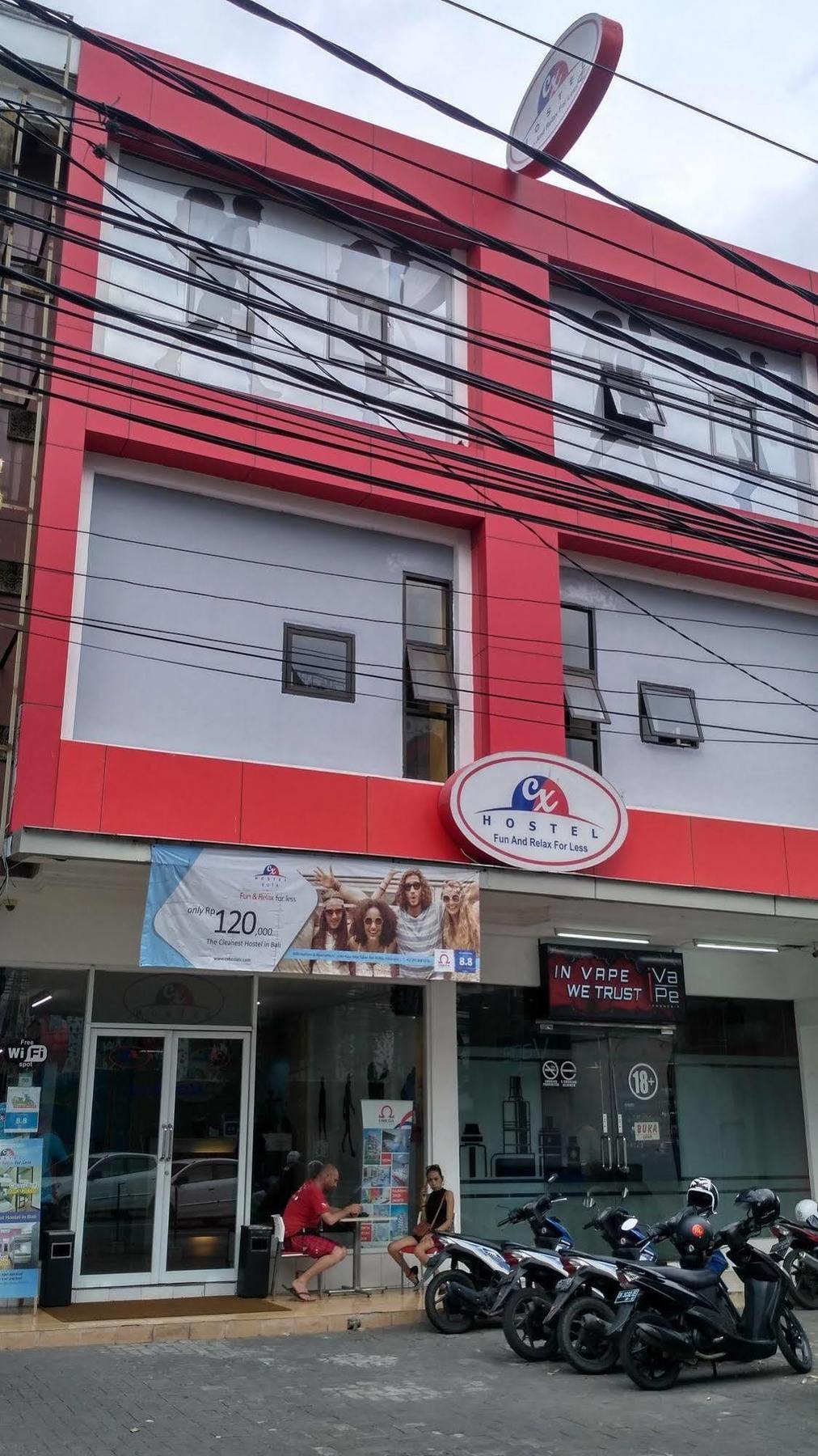 Cx Hostel Kuta Raya المظهر الخارجي الصورة